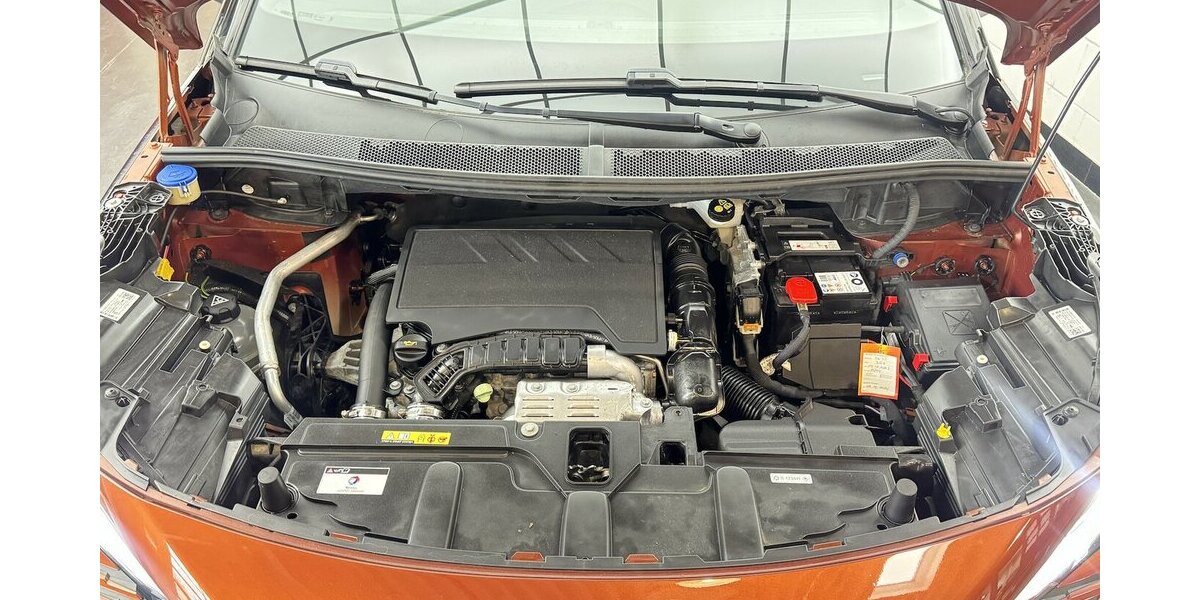 Peugeot 5008 GT 130 PT EAT 8 AHK 1.Hand 7 Sitze 13.300 km 26.620 &euro; Lich 35423