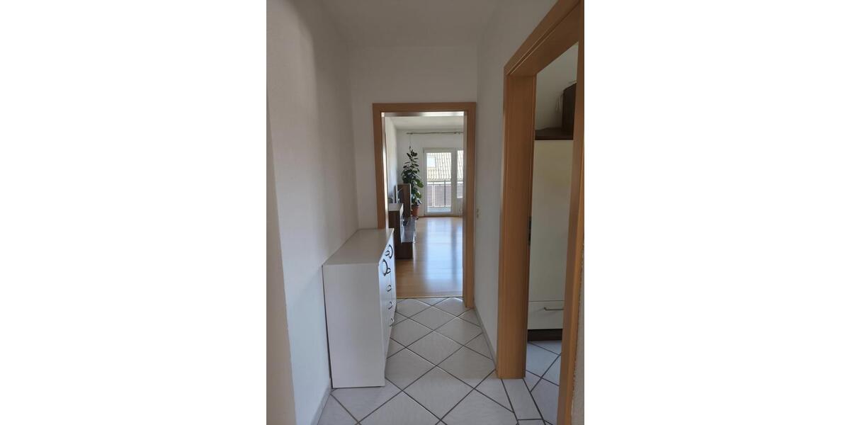 Dachgeschoßwohnung Weimar (Lahn) - 4 Zimmer, 84 m&sup2;, 850&euro; | Angebot:25924918