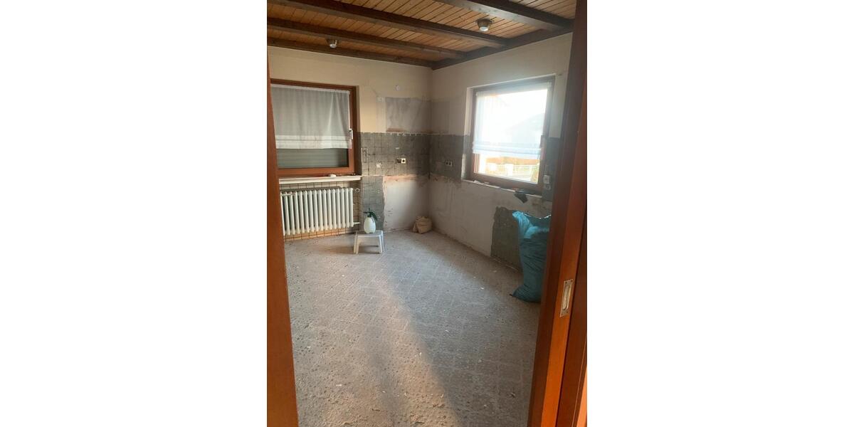Erdgeschoßwohnung Schöffengrund - 2 Zimmer, 130 m&sup2;, 990&euro; | Angebot:25722425