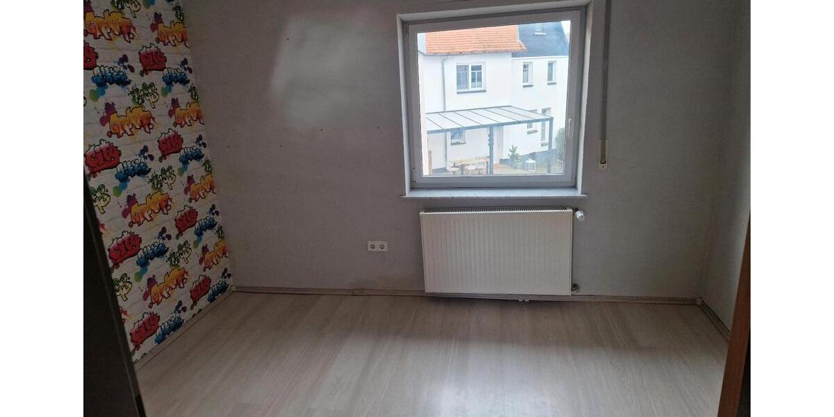Einfamilienhaus Schöffengrund - 7 Zimmer, 176 m&sup2;, 260.000&euro; | Angebot:25852929