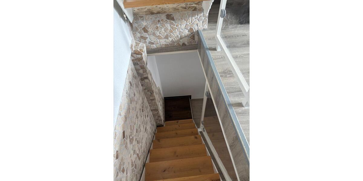 Etagenwohnung Biebertal - 6 Zimmer, 140 m&sup2;, 1.450&euro; | Angebot:25941698