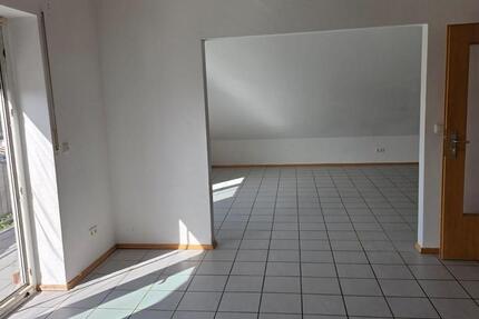 Wohnung Fronhausen - 3.5 Zimmer, 105 m&sup2;, 1.150&euro; | Angebot:25871868