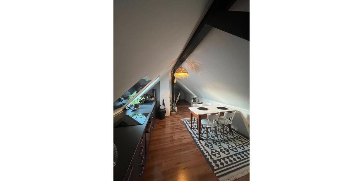 Dachgeschoßwohnung Marburg - 2 Zimmer, 95 m&sup2;, 950&euro; | Angebot:26025968