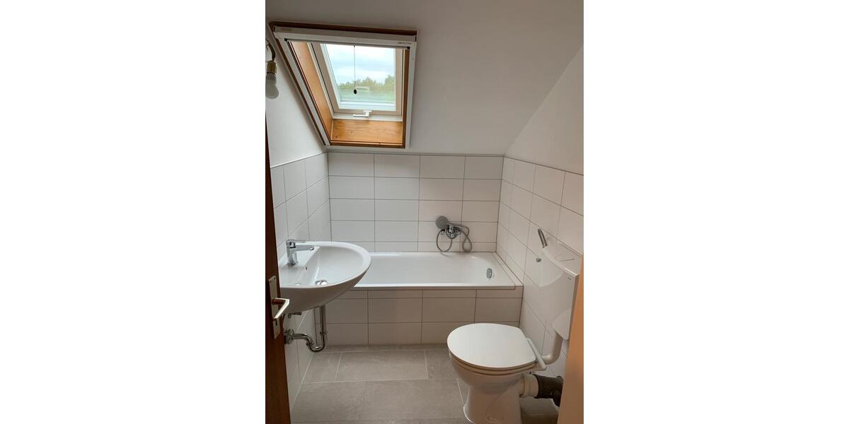 Dachgeschoßwohnung Reiskirchen - 3 Zimmer, 82 m&sup2;, 560&euro; | Angebot:25804446