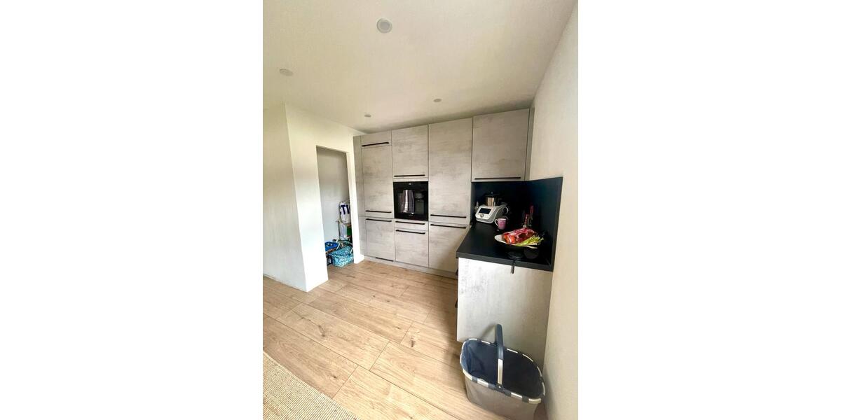 Einfamilienhaus Greifenstein - 17 Zimmer, 400 m&sup2;, 350.000&euro; | Angebot:25340391