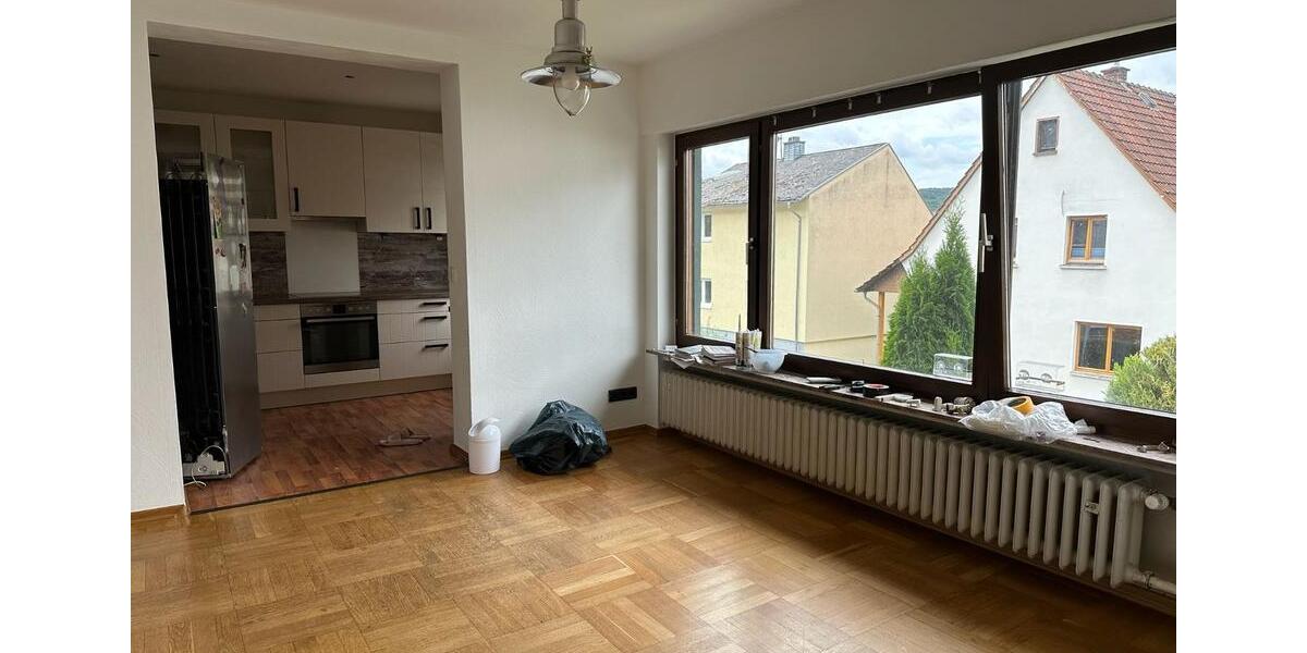 Etagenwohnung Ehringshausen - 3 Zimmer, 103 m&sup2;, 1.050&euro; | Angebot:25416527