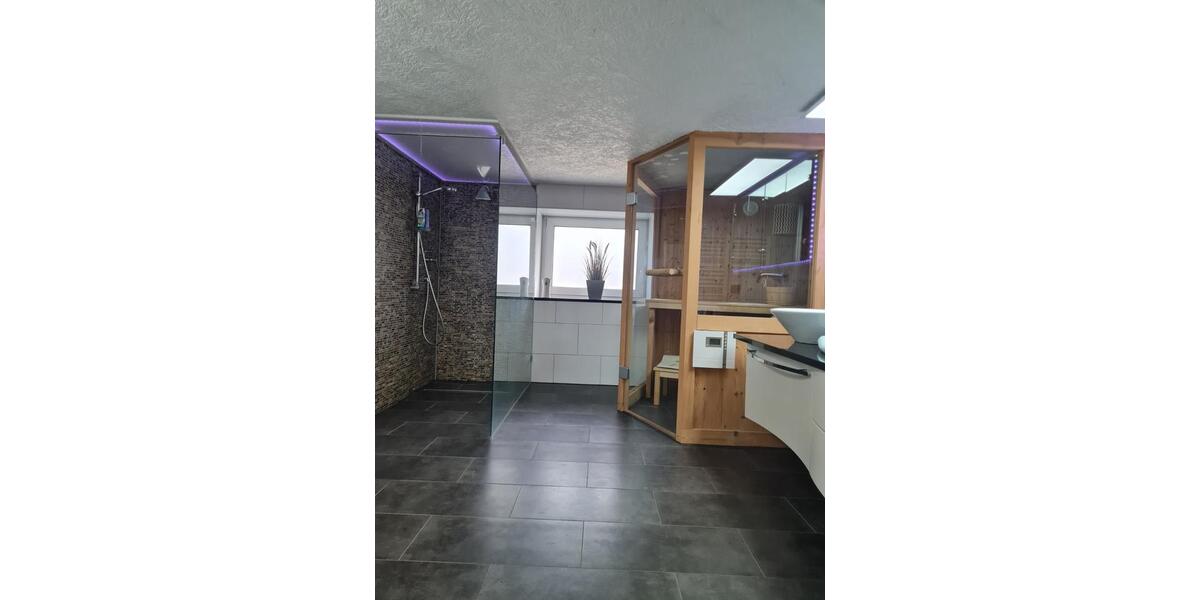 Einfamilienhaus Aßlar - 8 Zimmer, 270 m&sup2;, 630.000&euro; | Angebot:25392335