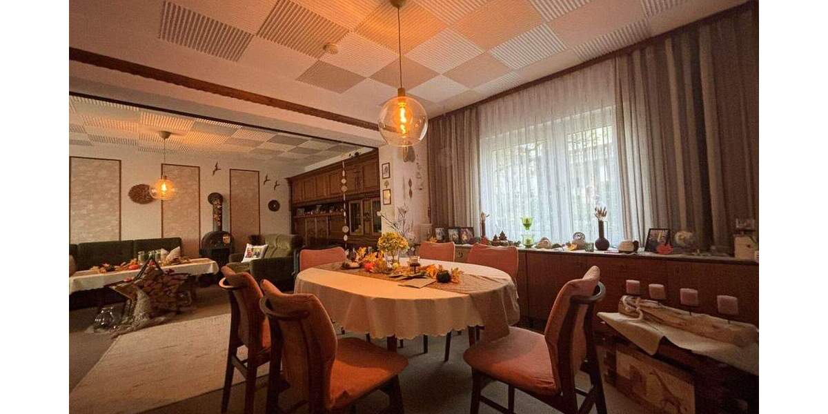 Mehrfamilienhaus, Wohnhaus Gladenbach / Mornshausen Mornshausen - 8 Zimmer, 280 m&sup2;, 299.000&euro; | Angebot:25736624