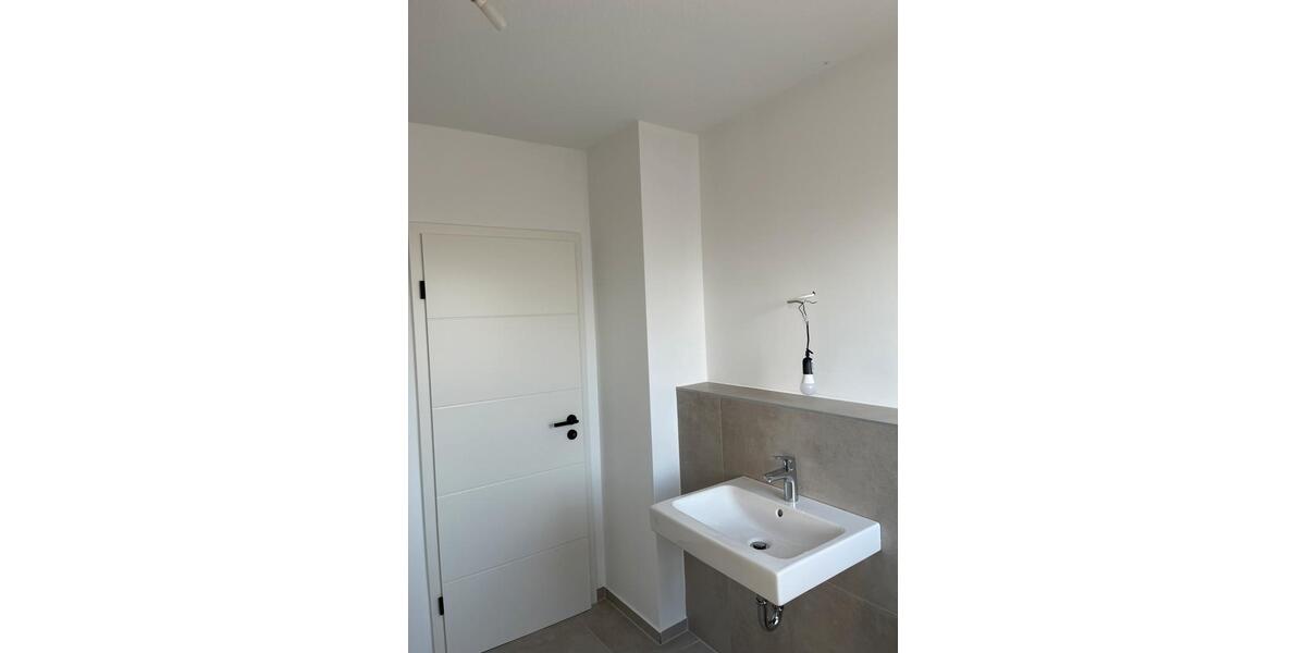 Dachgeschoßwohnung Butzbach - 4 Zimmer, 76 m&sup2;, 1.220&euro; | Angebot:25639563