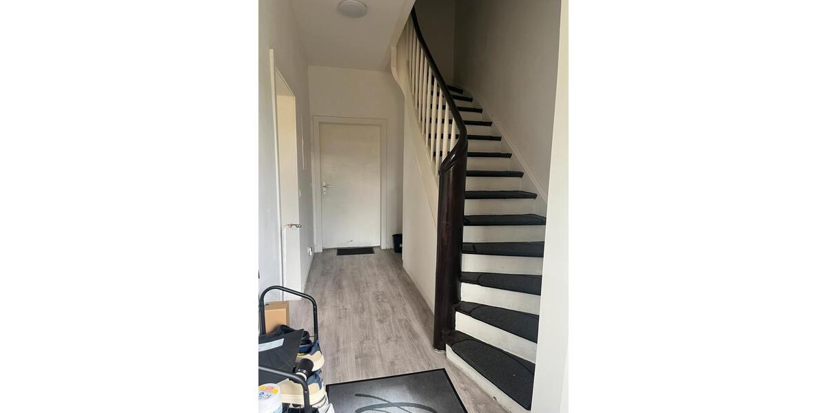 Doppelhaushälfte Butzbach - 4 Zimmer, 150 m&sup2;, 1.550&euro; | Angebot:26615671