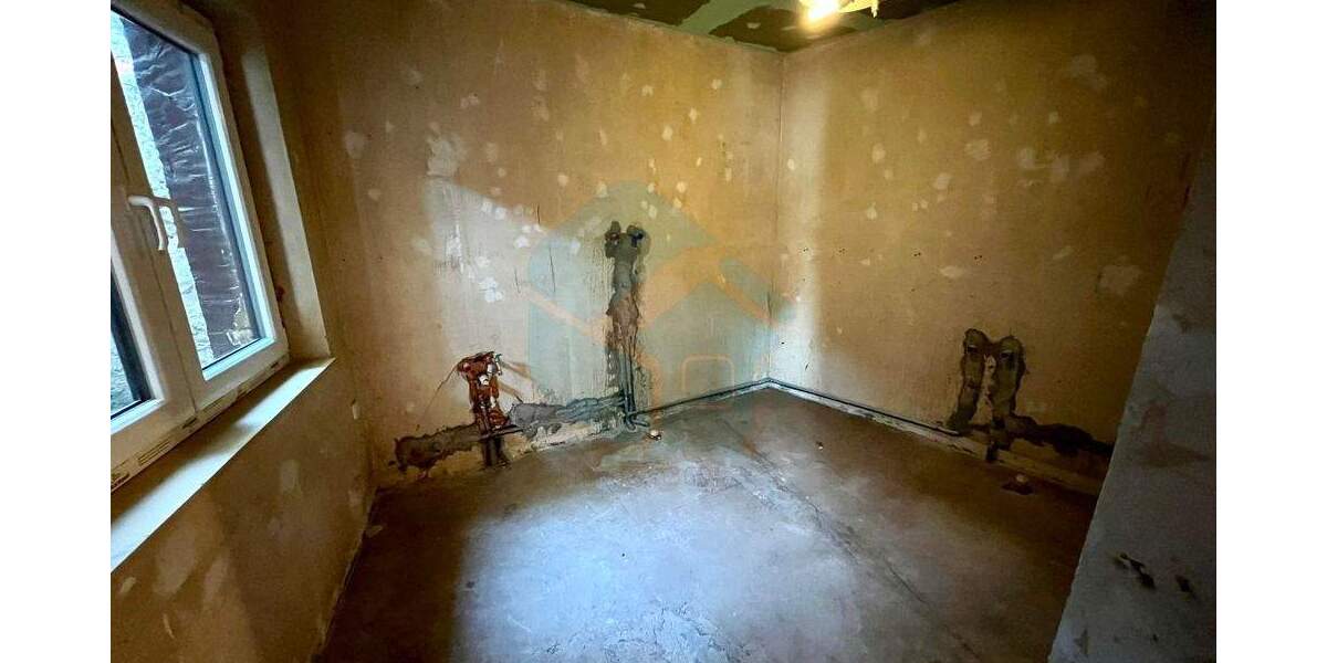 Einfamilienhaus Butzbach / Hoch-Weisel Hoch-Weisel - 5 Zimmer, 129 m&sup2;, 179.000&euro; | Angebot:25734438