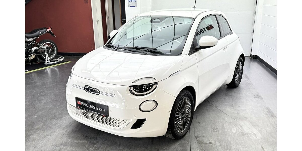 Fiat 500e Icon 1.Hand 42kWh Sitzheizung Kamera 11.300 km 18.770 &euro; Lich 35423