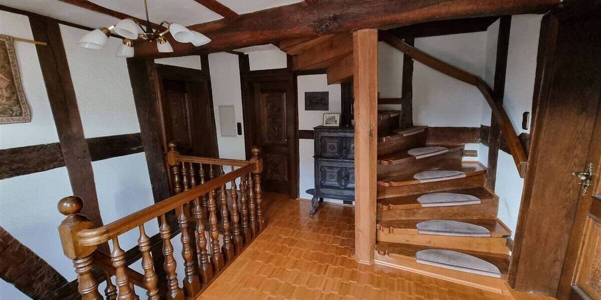 Bauernhaus, Landhaus Mittenaar Bicken - 8 Zimmer, 227 m&sup2;, 190.000&euro; | Angebot:25740426