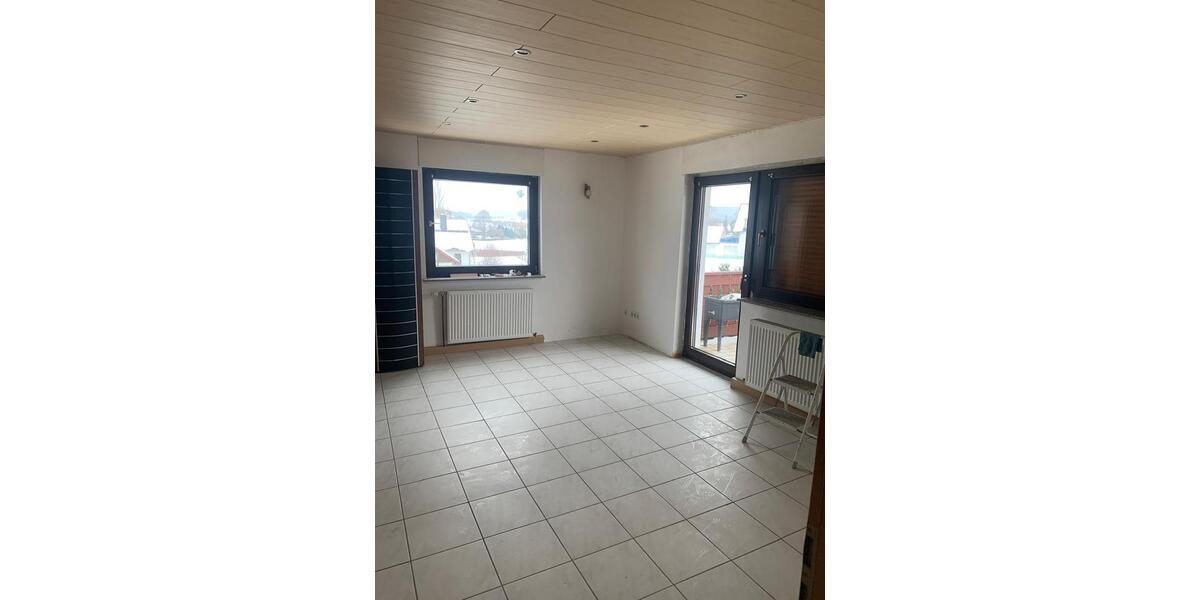 Einfamilienhaus Marburg - 9 Zimmer, 135 m&sup2;, 1.250&euro; | Angebot:24840440