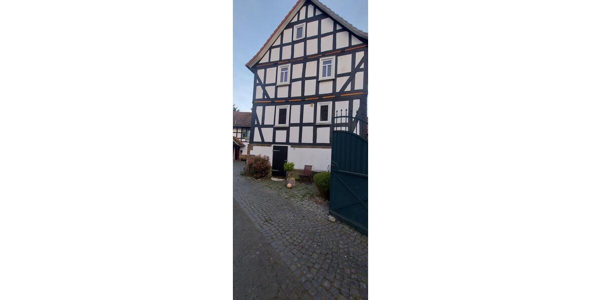 Einfamilienhaus Marburg - 3.5 Zimmer, 133 m&sup2;, 1.250&euro; | Angebot:26586646