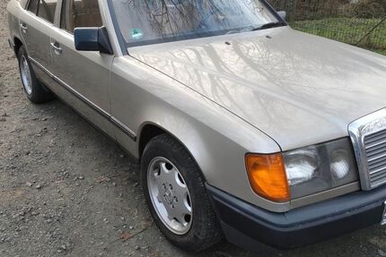 Mercedes-Benz 230 153.909 km 5.900 &euro; Schöffengrund 35641