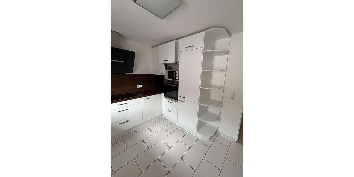 Etagenwohnung Butzbach - 6 Zimmer, 180 m&sup2;, 2.000&euro; | Angebot:25290215