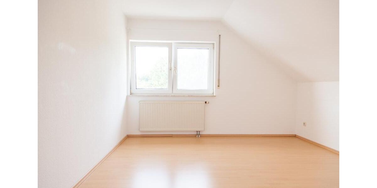 Dachgeschoßwohnung Staufenberg - 3 Zimmer, 96 m&sup2;, 240.000&euro; | Angebot:25390607
