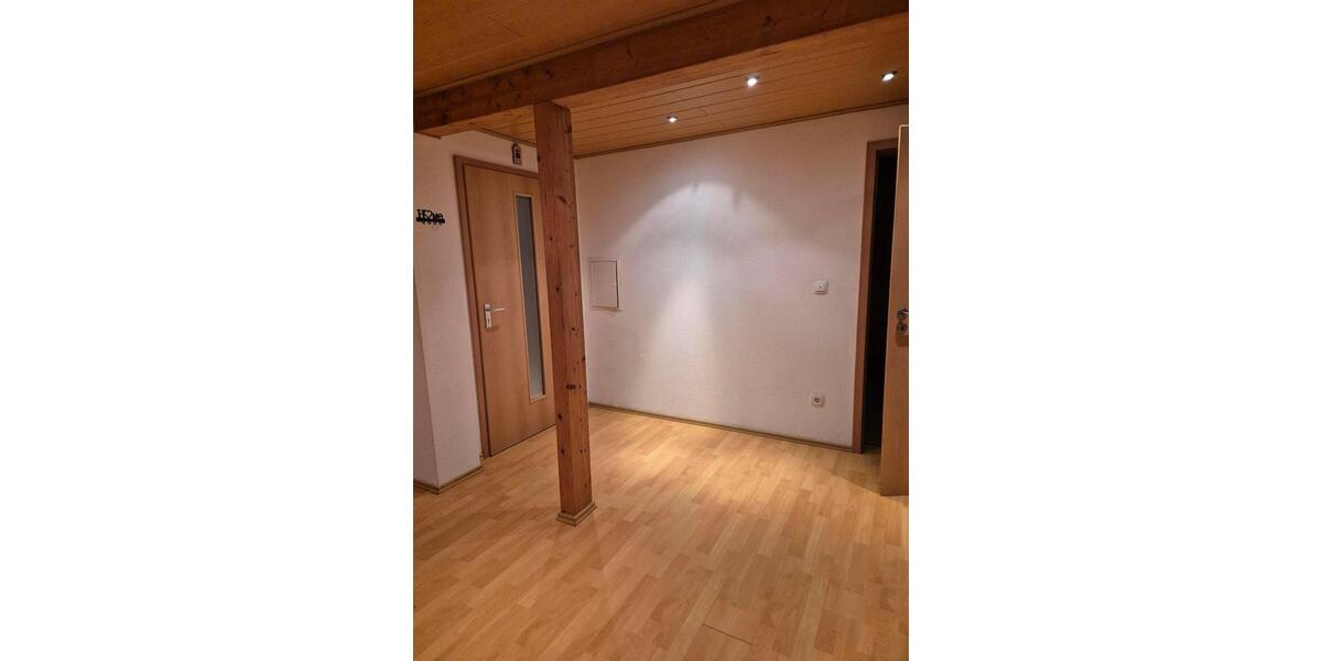 Etagenwohnung Bad Endbach - 2 Zimmer, 92 m&sup2;, 890&euro; | Angebot:25280478