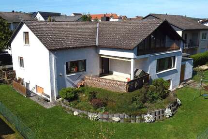 Haus Gießen / Wieseck Wieseck - 8 Zimmer, 220 m&sup2;, 495.000&euro; | Angebot:27346083