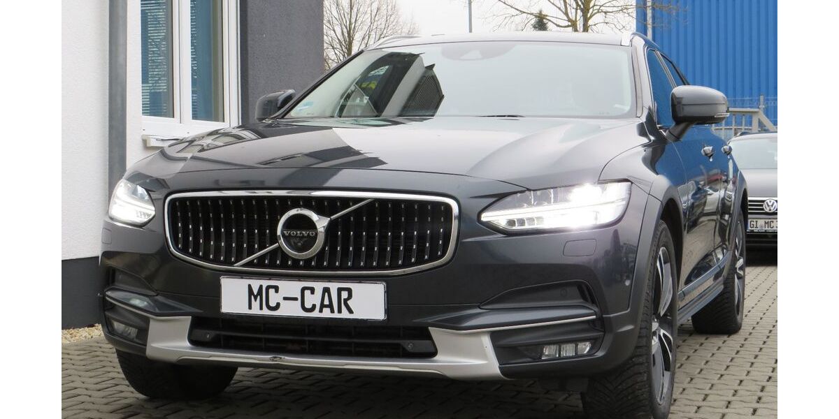 Volvo V90 Cross Country 303.700 km 13.994 &euro; Heuchelheim 35452