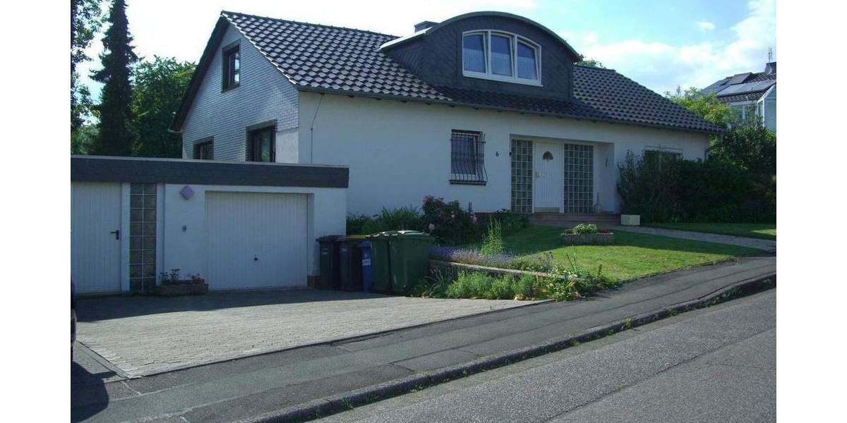 Einfamilienhaus Marburg-Schröck Schröck - 8 Zimmer, 180 m&sup2;, 480.000&euro; | Angebot:25823311