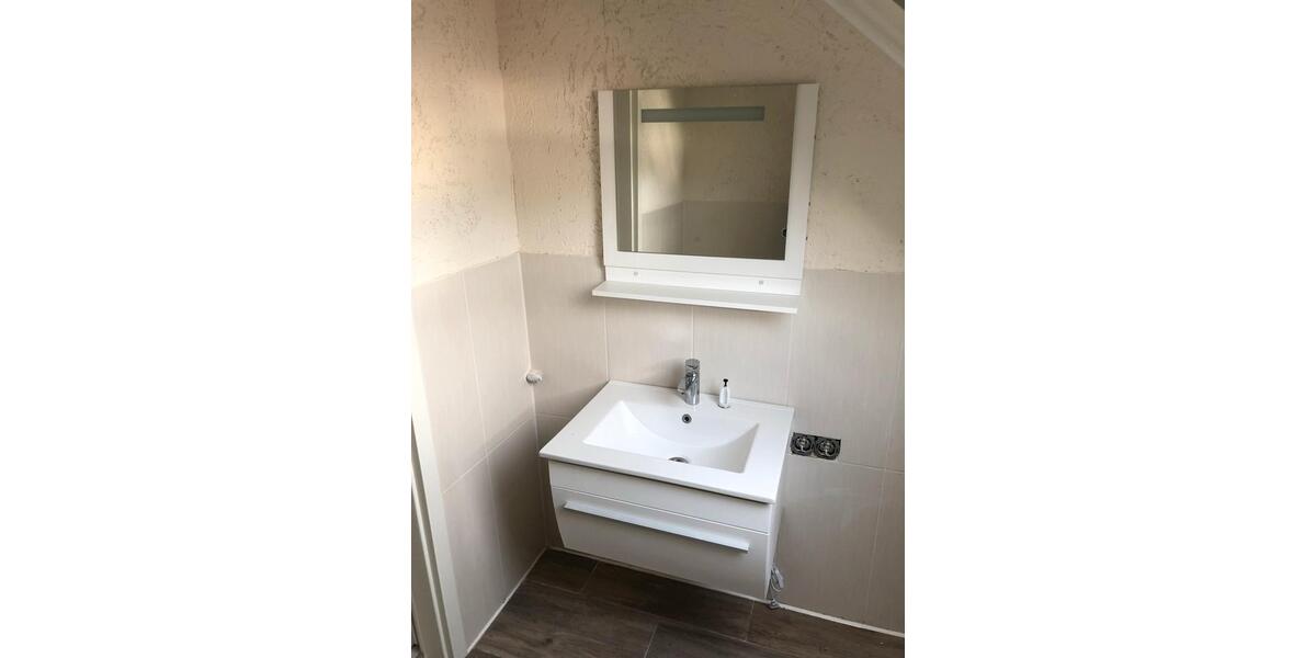 Etagenwohnung Gießen Allendorf - 1 Zimmer, 140 m&sup2;, 300&euro; | Angebot:26677555