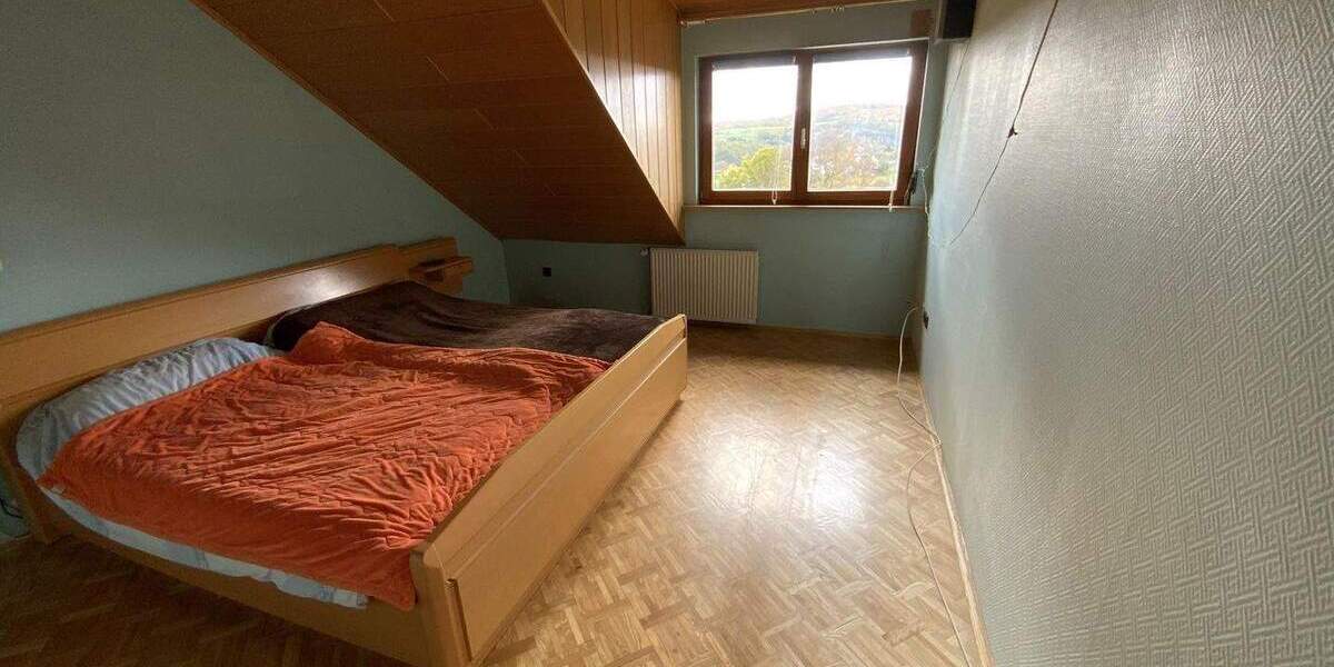 Mehrfamilienhaus, Wohnhaus Leun Stockhausen - 8 Zimmer, 185 m&sup2;, 294.000&euro; | Angebot:25674287