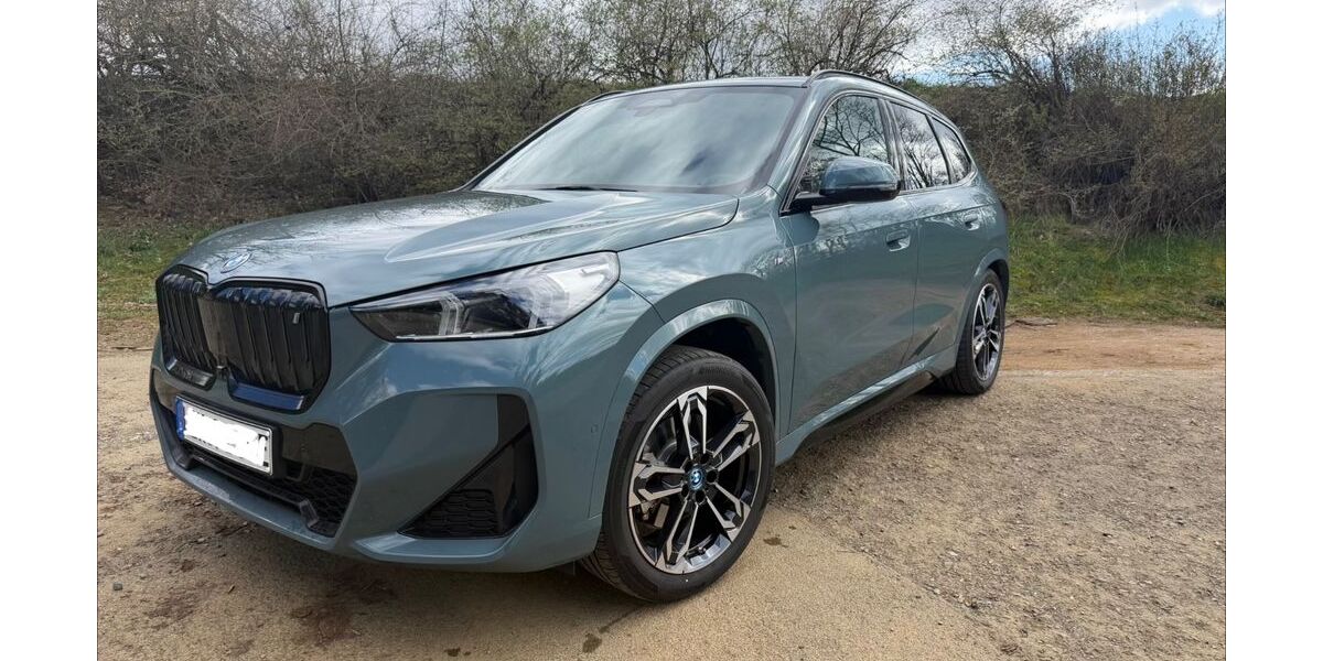 BMW iX1 9.916 km 42.300 &euro; Aßlar 35614