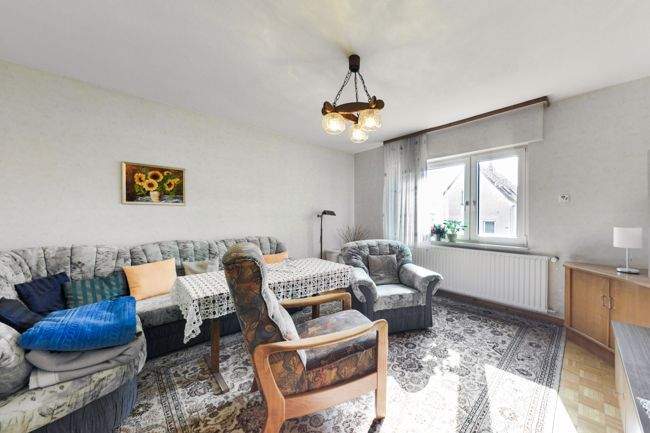 Einfamilienhaus Langgöns - 7 Zimmer, 153 m&sup2;, 330.000&euro; | Angebot:25876976