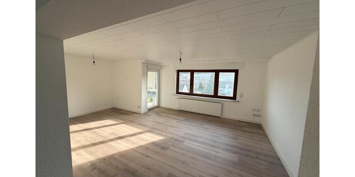 Etagenwohnung Hungen - 7 Zimmer, 170 m&sup2;, 1.400&euro; | Angebot:24331928