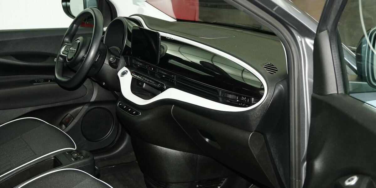 Fiat 500e Action Carplay Android Sitzheizung 38.100 km 12.680 &euro; Lich 35423