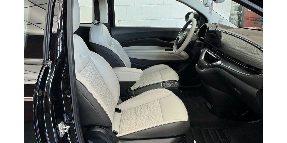 Fiat 500e La Prima by Bocelli 1.Hand Cabrio 42 kWh 25.600 km 23.990 &euro; Lich 35423