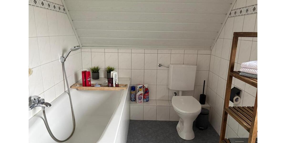 Einfamilienhaus Aßlar - 6 Zimmer, 110 m&sup2;, 950&euro; | Angebot:25981395