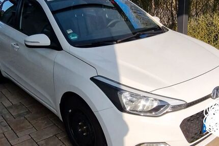 Hyundai i20 84.000 km 7.800 &euro; Fernwald 35463