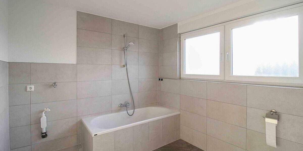 Einfamilienhaus Sinn Fleisbach - 9 Zimmer, 449.000&euro; | Angebot:25681477