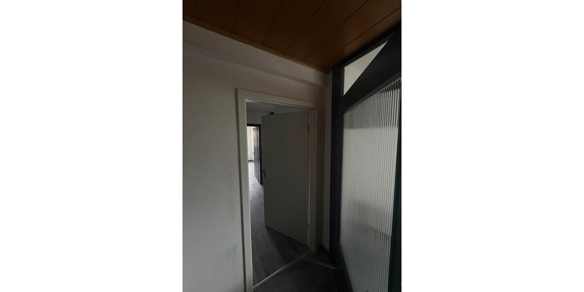 Etagenwohnung Ehringshausen - 2 Zimmer, 70 m&sup2;, 860&euro; | Angebot:25934571