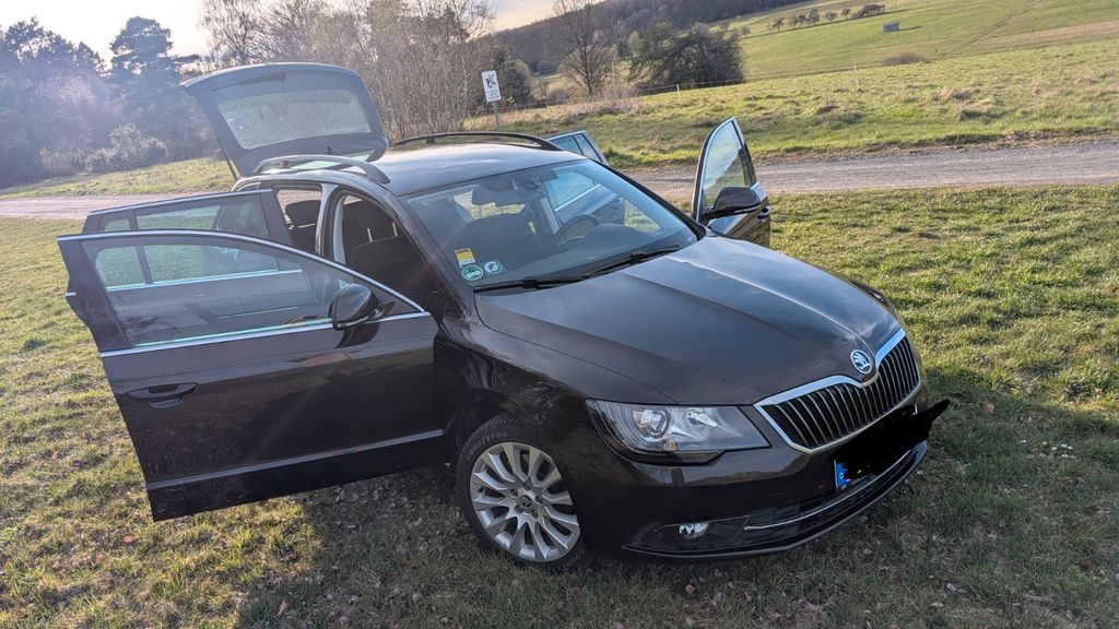 Skoda Superb 144.300 km 10.400 &euro; Hohenahr 35644