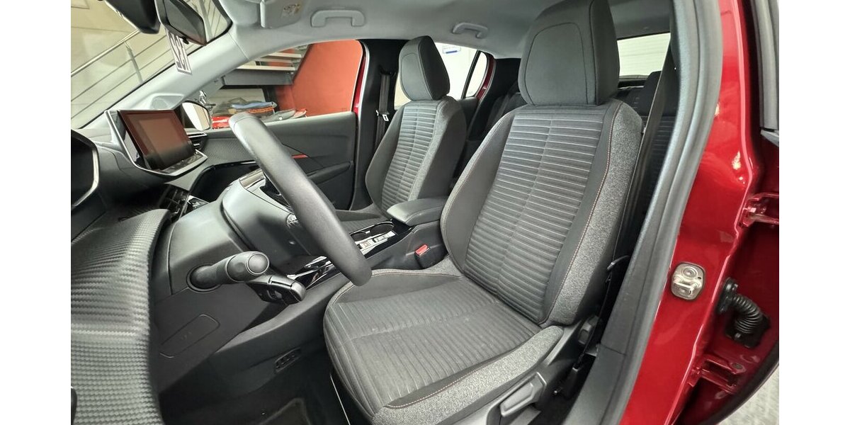Peugeot 208 e- 136 Active Pack 1.Hand Carplay Sitzhzg 35.300 km 15.320 &euro; Lich 35423