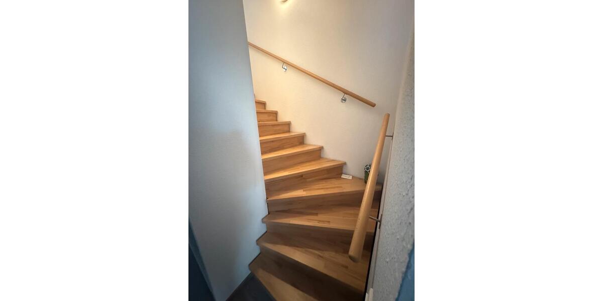 Reihenhaus Bad Endbach - 6 Zimmer, 128 m&sup2;, 1.350&euro; | Angebot:26383123
