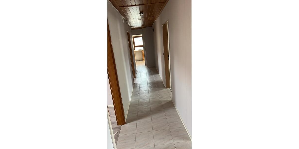 Dachgeschoßwohnung Aßlar - 3 Zimmer, 86 m&sup2;, 1.100&euro; | Angebot:25749667