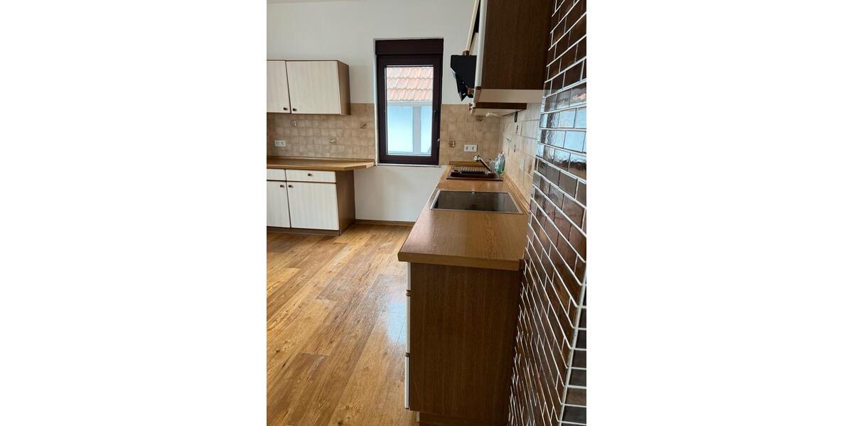 Etagenwohnung Amöneburg - 9 Zimmer, 200 m&sup2;, 1.400&euro; | Angebot:25613866