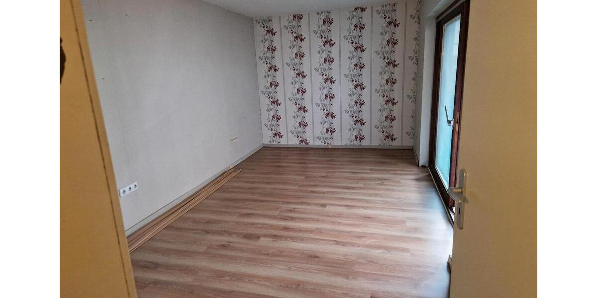 Einfamilienhaus Schöffengrund - 7 Zimmer, 176 m&sup2;, 260.000&euro; | Angebot:25852929