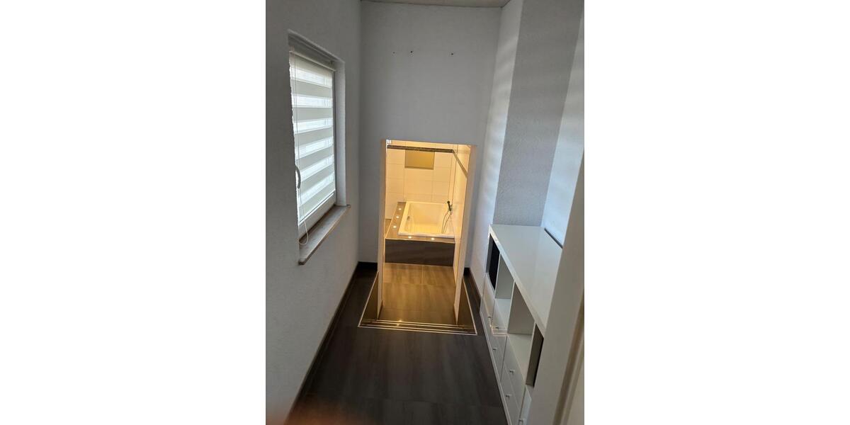 Etagenwohnung Biebertal - 6 Zimmer, 140 m&sup2;, 1.450&euro; | Angebot:25941698