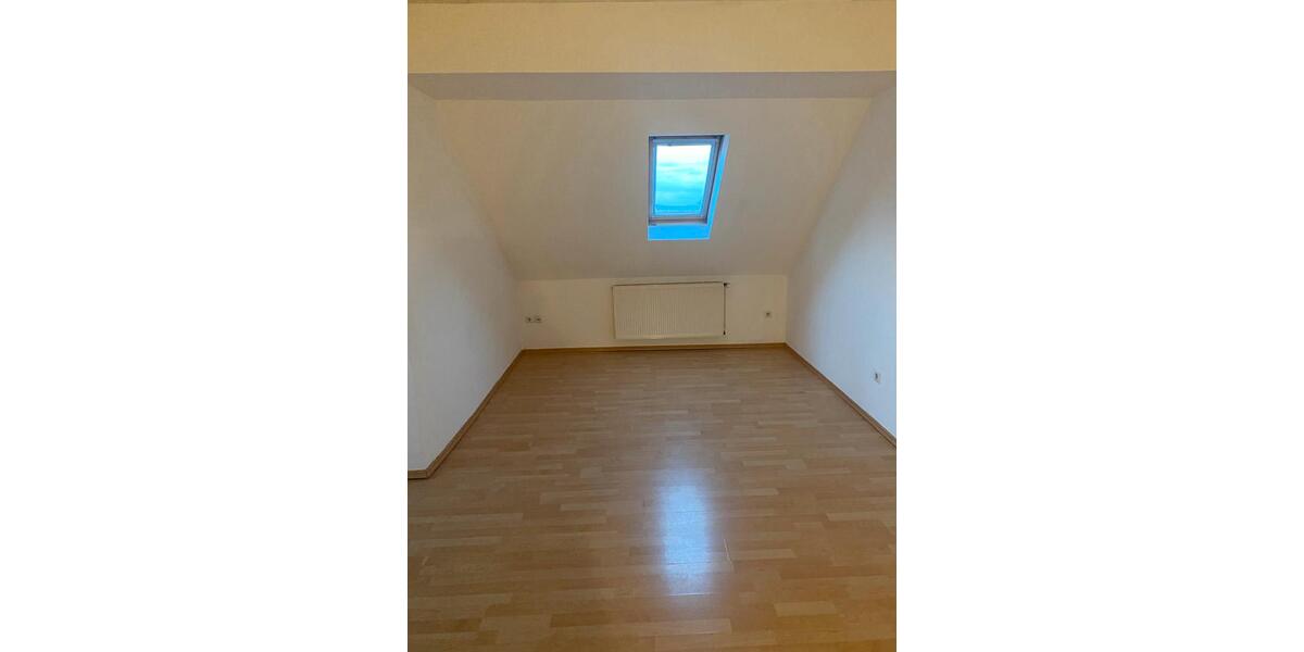 Dachgeschoßwohnung Gießen Wieseck - 15 Zimmer, 15 m&sup2;, 420&euro; | Angebot:25790590