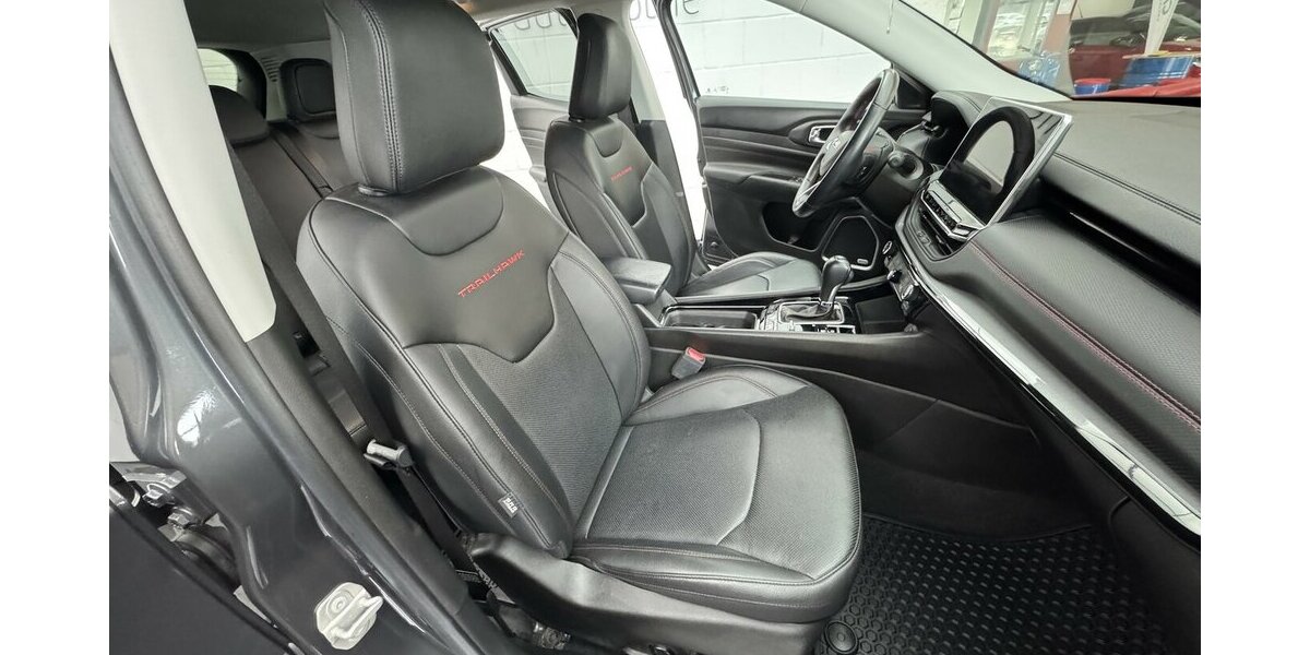 Jeep Compass Trailhawk Plug-In Hybrid 4WD 1.Hand LED 27.100 km 25.890 &euro; Lich 35423