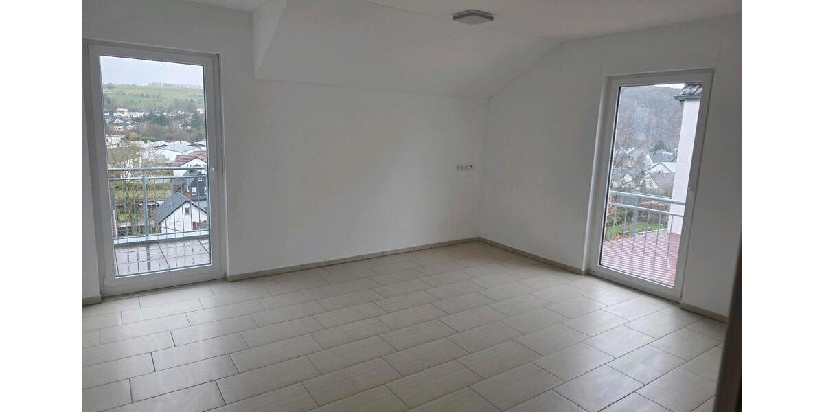 Etagenwohnung Aßlar - 3.5 Zimmer, 125 m&sup2;, 1.200&euro; | Angebot:25934592