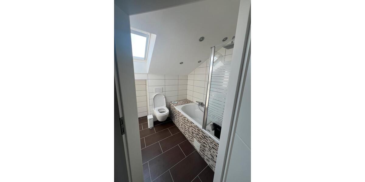 Einfamilienhaus Biebertal - 9 Zimmer, 280 m&sup2;, 650.000&euro; | Angebot:25428204