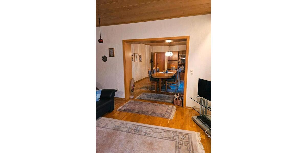 Einfamilienhaus Marburg Cappel - 8 Zimmer, 210 m&sup2;, 340.000&euro; | Angebot:24703674