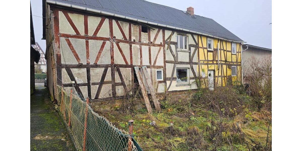 Mehrfamilienhaus, Wohnhaus Bad Endbach - 14 Zimmer, 550 m&sup2;, 99.000&euro; | Angebot:25180040